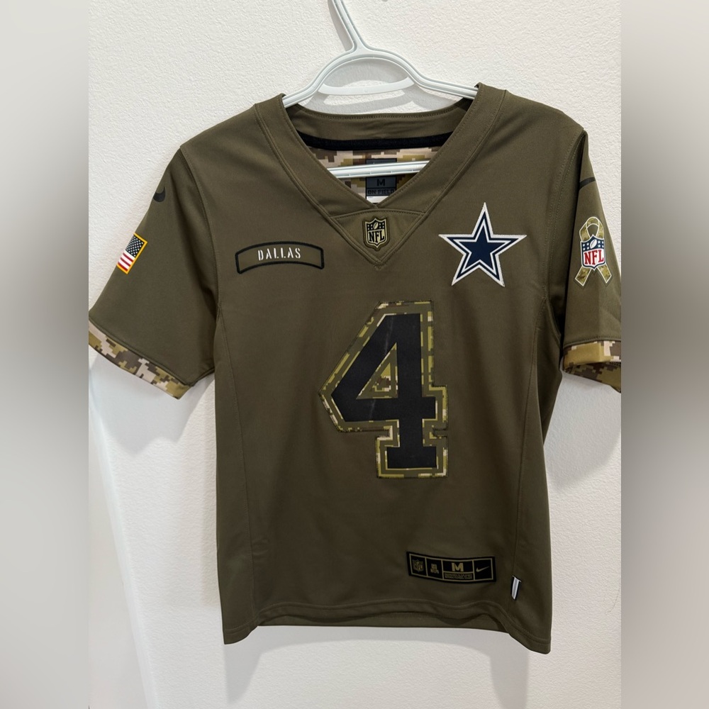 Dallas cowboys women’s jersey Medium